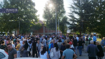 Zaposleni ispred PO Kosovska Mitrovica
