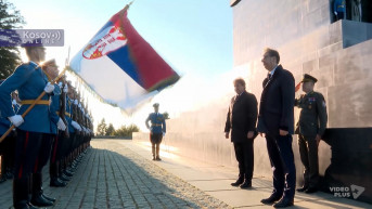Vučić polaže venac na spomenik Neznanom junaku