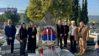 U Tirani povodom Dana primirja položeni venci na spomenik srpskim vojnicima