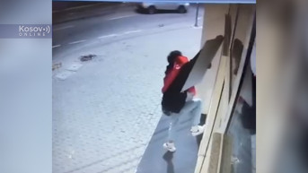Vandalski akt uklanjanja table sa Konzulata Srbije u Kumanovu