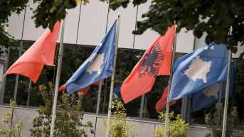 Zastave Albanije i Kosova
