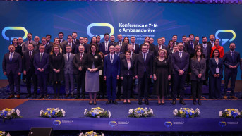 Aljbin Kurti i Donika Gervala sa amabasadorima