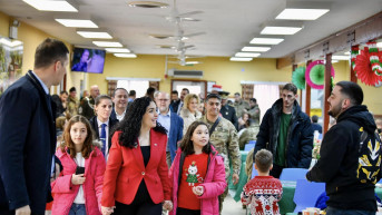 Osmani, Hovenijer i Barduani sa američkim vojnicima u Bondstilu na Badnje veče