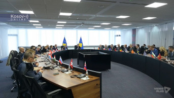 Sastanak Aljbina Kurtija sa ambasadorima akreditovanim na Kosovu