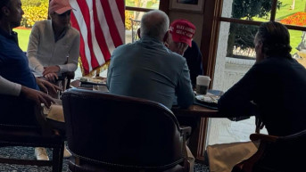 Tramp na ručku sa Amerikancima albanskog porekla 