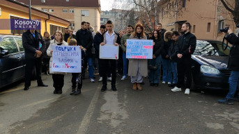 Severna Mitrovica: Odavanje pošte stradalima u Novom Sadu