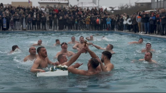Gornje kusce plivanje za časni krst