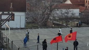 Zastava Albanije i OVK na igralištu u Orahovcu