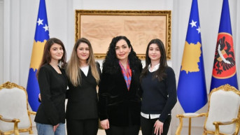 Vjosa Osmani sa šampionkama u gimnastici