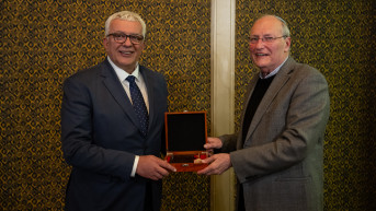 Mandić i Zurof