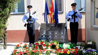 Spomenik stradalima u terorističkom napadu u Divom naselju