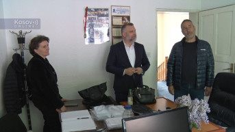 Jevtić sa radnicima Novog komunalnog preduzeća