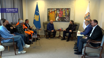 Priština, Sastanak kod gradonačelnika o zahtevima radnika komunalnog preduzeća