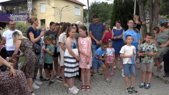 Pred crkvom u Babinom Mostu pesnici kazivali svoje stihove