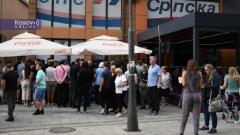 Peticija ispred prostorija Srpske liste