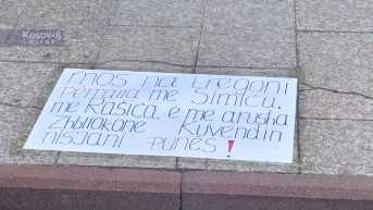protestna parola ispred parlamenta