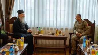 Ozkan Ulutaš sa episkopom Teodosijem 