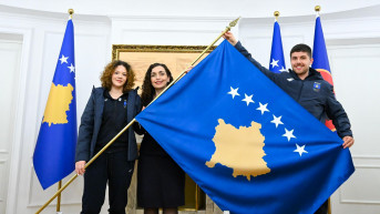 Vjosa Osmani predala zastavu kosovskim skijašima