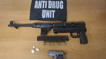 KP, Oružje i droga