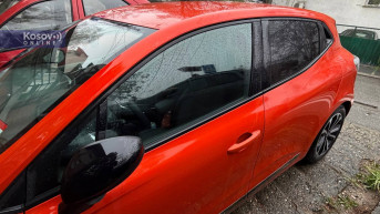Zatamnjena stakla na automobilu