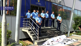 Poslanici Alijanse prosuli ugalj pred Vladom Kosova