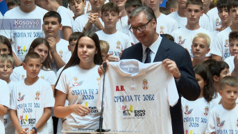 Aleksandar Vučić sa učesnicima kampa Srbija te zove