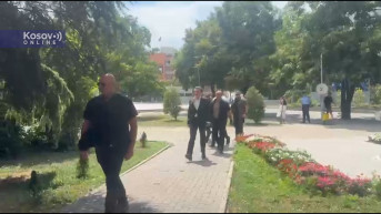 Aljbin Kurti dolazi na sastanak
