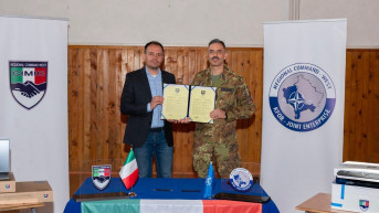 Kfor uručio opremu školi u Goraždevcu
