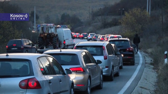 Merdare, guzva na prelazu, kolona