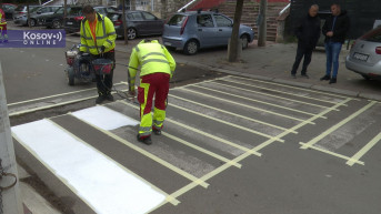Počelo obeležavanje horizontalne signalizacije u Zvečanu