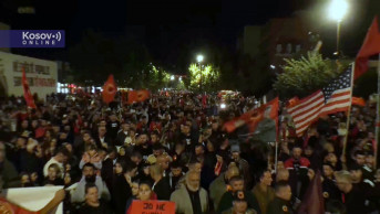 Protesti u Prištini zbog presude nekadašnjim liderima OVK, šesto veče