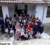 Arlov sa učenicima u selu Banje