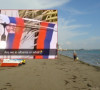 Plaža u Albaniji i srpska zastava na restoranu u Draču