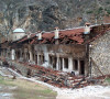 spaljeni manastir
