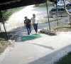 Srbi snimljeni u Dečanima