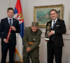 Selaković i Gujon dodeljuju nagradu čuvaru Zejtinlika 