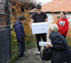 Uručenje paketa pomoći socijalno ugroženim porodicama u Štrpcu