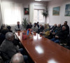 Dragiša Milović sa nezadovoljnim građanima Zvečana