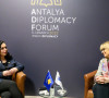 Vjosa Osmani i Helga Šmid