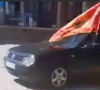 Automobil sa zastavom OVK