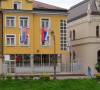Srpska zastava na ambasadi u Sarajevu