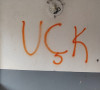 Grafit u ulazu zgrade u Bošnjačkoj mahali