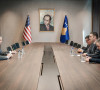 Ljumir Abdižiku Džefri Hovenijer sastanak 1403