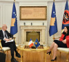 Vjosa Osmani sa ambasadorom Francuske 