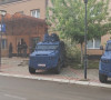 Policija ispred opštine Zvečan