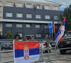 Srpske zastave na barikadama ispred zgrade opštine Leposavić