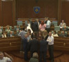 Opozicija blokira govornicu