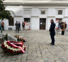 Predsednik Austrijskog saveza srpskog foklora Aleksandar Stanković odaje počast žrtvama terorističkog napada
