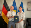 Jern Rode i predstavnica Nove društvene inicijative
