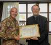 Komandant Regionalne komande Zapad misije Kfor pukovnik Roko Mundo sa igumanom Savom Janjićem